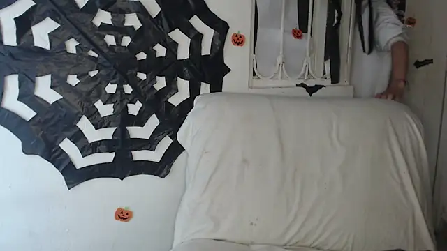 Snapshot of pervertsteens3 chatting on October 26, 12:22 am pervertsteens3 online show from October 26, 12:22 am