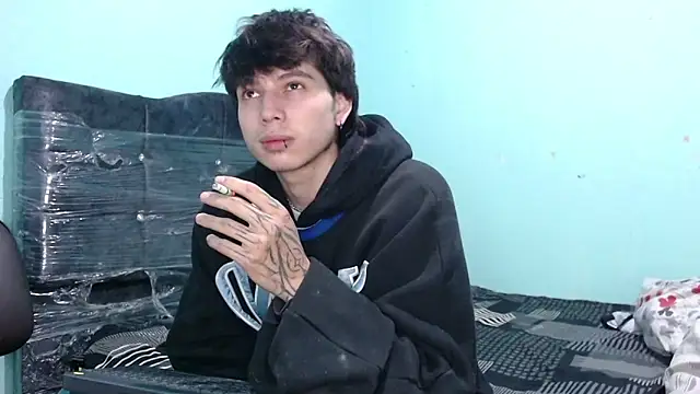 Snapshot of pervertsteens3 chatting on October 22, 4:12 am pervertsteens3 online show from October 22, 4:12 am