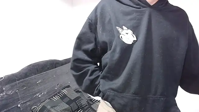 Snapshot of pervertsteens3 chatting on November 26, 3:17 am pervertsteens3 online show from November 26, 3:17 am