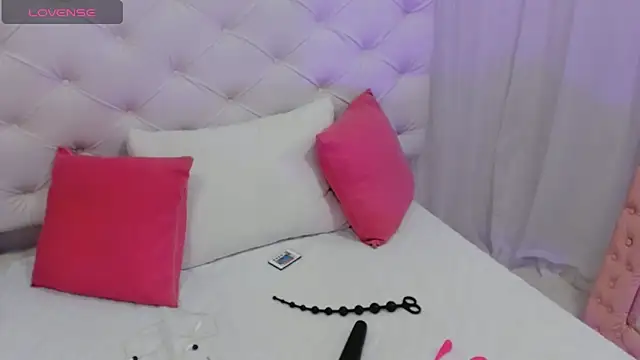 anchela-garcia1 online show from October 31, 2:35 pm