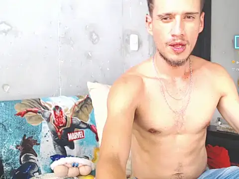 roystonee10 online show from January 3, 8:32 pm