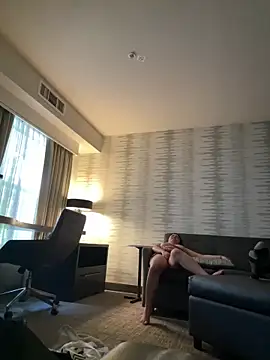 littlemissbabycakes online show from April 6, 11:06 pm