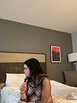 Snapshot of littlemissbabycakes chatting on May 29, 11:44 pm littlemissbabycakes online show from May 29, 11:44 pm