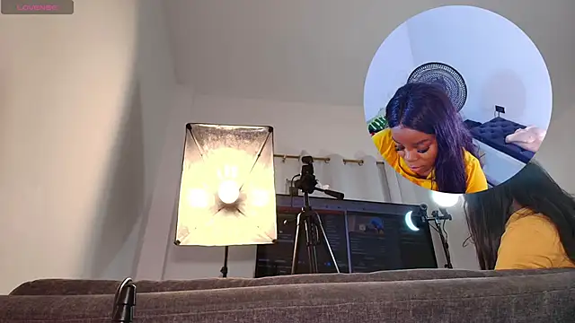 mia-brit online show from February 19, 9:12 pm
