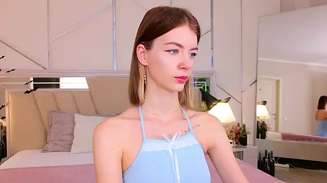 MeganMour online show from November 4, 4:55 pm