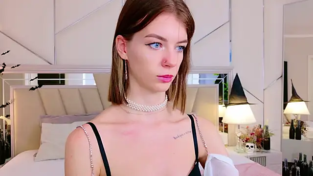 MeganMour online show from November 1, 5:07 pm