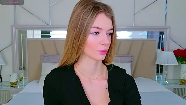 MeganMour online show from April 17, 5:43 am