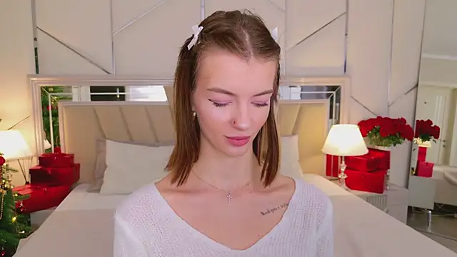 MeganMour online show from December 4, 5:01 pm