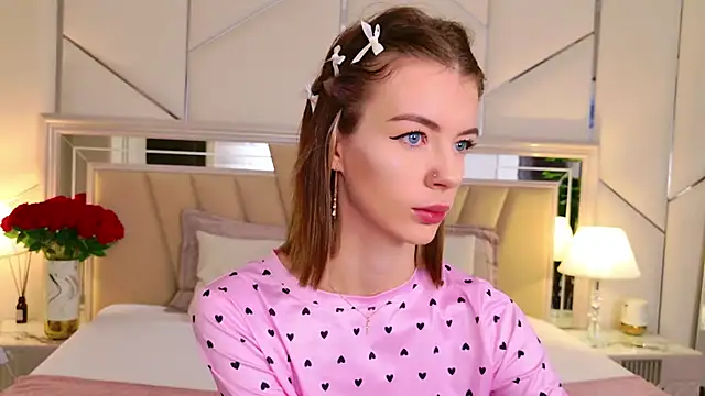 MeganMour online show from November 11, 5:08 pm