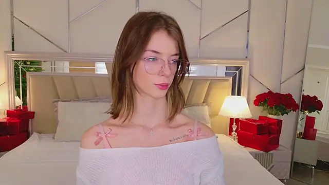 MeganMour online show from December 22, 6:08 pm