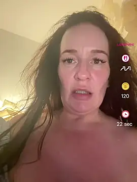 Snapshot of Engel_mia chatting on June 25, 10:15 pm Engel mia online show from June 25, 10:15 pm