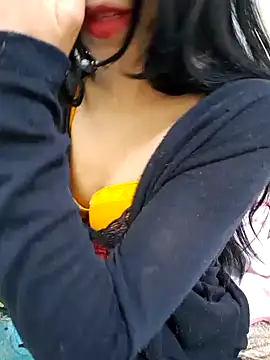 Snapshot of Linda-53 chatting on January 15, 12:30 am Linda-53 online show from January 15, 12:30 am