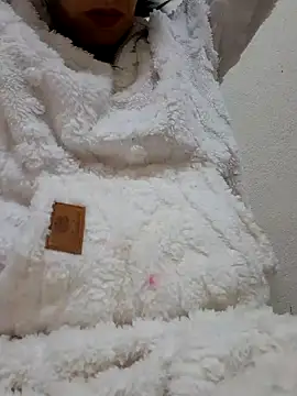 Snapshot of Linda-53 chatting on January 11, 1:06 am Linda-53 online show from January 11, 1:06 am