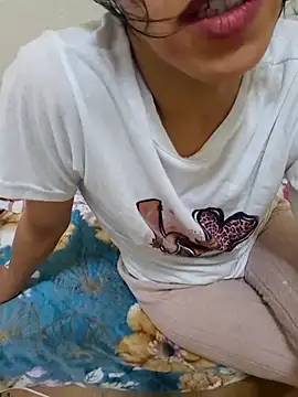 Snapshot of Linda-53 chatting on February 12, 10:26 pm Linda-53 online show from February 12, 10:26 pm