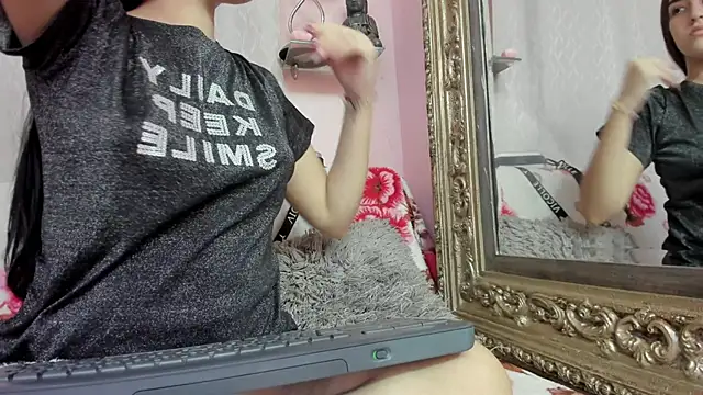 Snapshot of oriana_faddila chatting on February 28, 2:42 am oriana faddila online show from February 28, 2:42 am