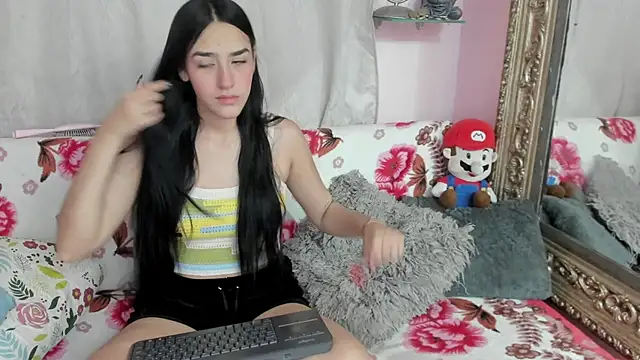 Snapshot of oriana_faddila chatting on March 15, 6:14 am oriana faddila online show from March 15, 6:14 am