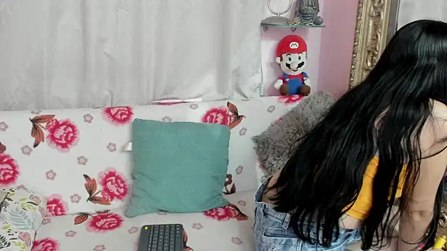 Snapshot of oriana_faddila chatting on March 19, 2:37 am oriana faddila online show from March 19, 2:37 am