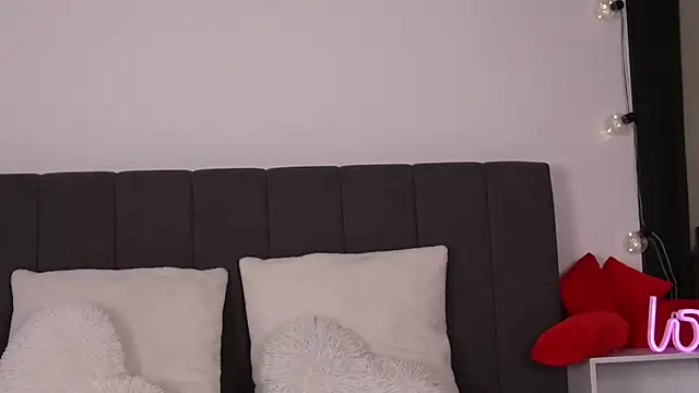 madymuse online show from February 12, 11:15 pm