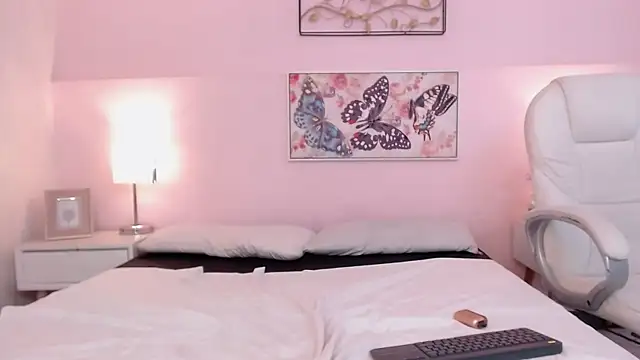 sara17  online show from November 2, 4:17 am