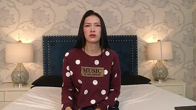 sara17  online show from September 22, 8:15 pm