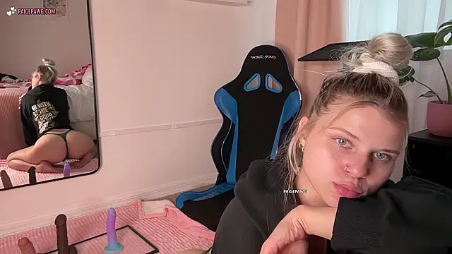 PaigePawg online show from February 22, 3:13 pm