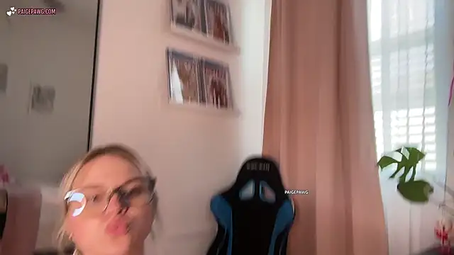 PaigePawg online show from February 9, 3:10 pm