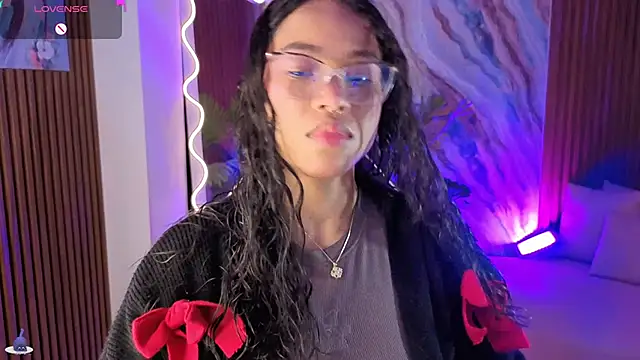 penelope tay1 online show from May 3, 3:11 am