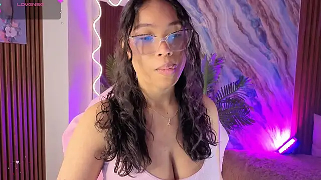 Snapshot of penelope_tay1 chatting on June 6, 3:23 am penelope tay1 online show from June 6, 3:23 am