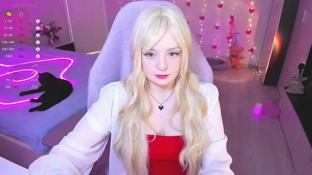Snapshot of Amy_honey_angel chatting on March 21, 9:45 am Amy honey angel online show from March 21, 9:45 am