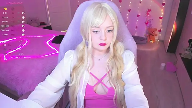 Snapshot of Amy_honey_angel chatting on March 5, 11:06 am Amy honey angel online show from March 5, 11:06 am