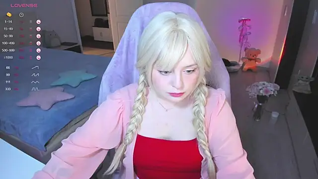 Snapshot of Amy_honey_angel chatting on January 28, 12:11 pm Amy honey angel online show from January 28, 12:11 pm