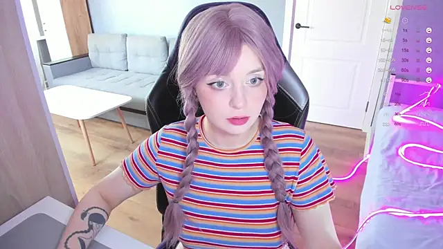 Snapshot of Amy_honey_angel chatting on October 3, 10:17 am Amy honey angel online show from October 3, 10:17 am