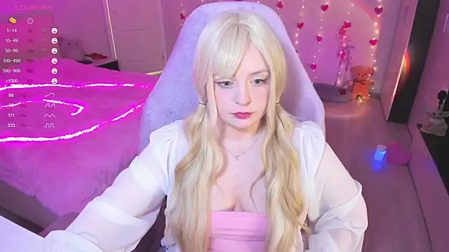 Snapshot of Amy_honey_angel chatting on March 10, 12:28 pm Amy honey angel online show from March 10, 12:28 pm