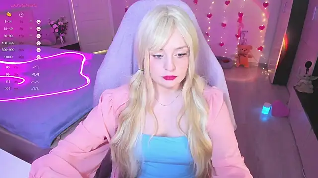 Snapshot of Amy_honey_angel chatting on March 18, 12:50 pm Amy honey angel online show from March 18, 12:50 pm