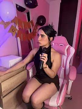 Emily-14 online show from May 11, 1:18 am