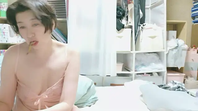Snapshot of morikawa_sayaka chatting on April 26, 12:46 pm morikawa sayaka online show from April 26, 12:46 pm
