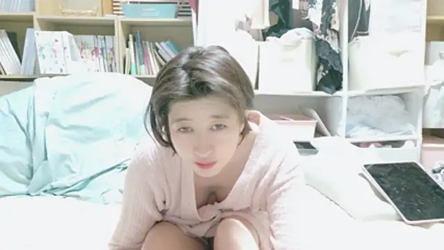 Snapshot of morikawa_sayaka chatting on May 15, 12:47 pm morikawa sayaka online show from May 15, 12:47 pm