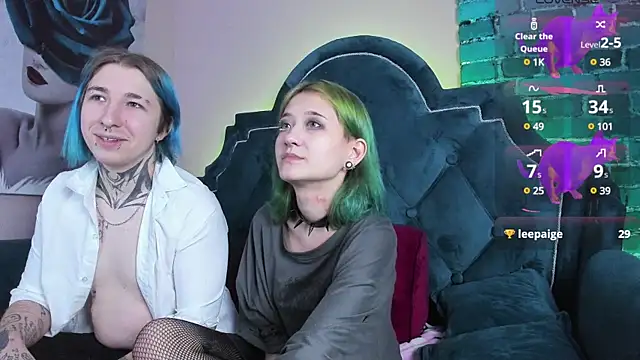Snapshot of Milten-Trish chatting on February 4, 4:05 am Milten-Trish online show from February 4, 4:05 am