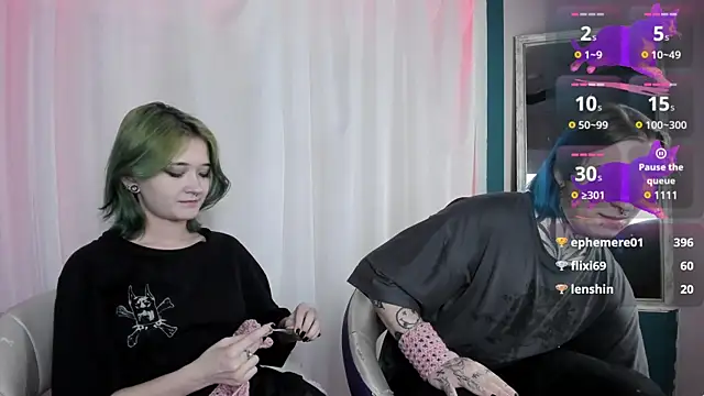 Snapshot of Milten-Trish chatting on January 23, 3:26 am Milten-Trish online show from January 23, 3:26 am