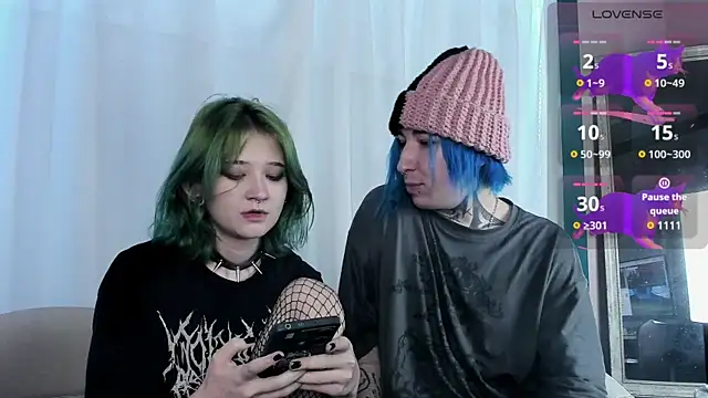 Snapshot of Milten-Trish chatting on January 18, 7:49 am Milten-Trish online show from January 18, 7:49 am