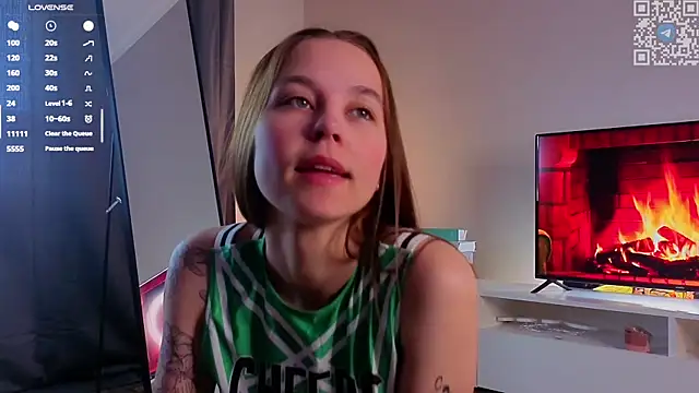 FalineDowlen online show from December 2, 2:45 am