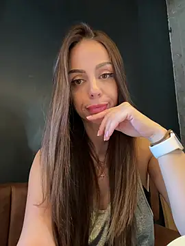 HayleyBlair online show from June 3, 10:49 am