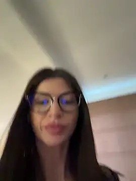 sweetndcrazy online show from March 15, 7:04 am