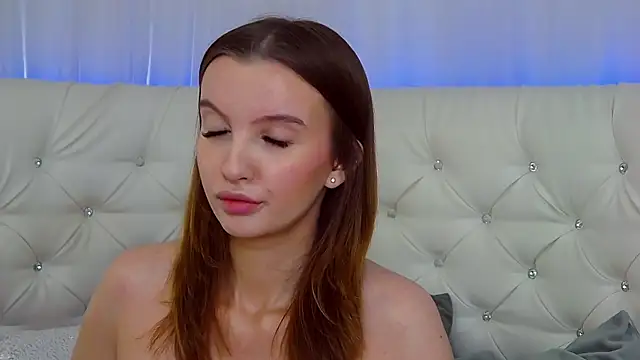 EvansMilana online show from November 29, 2:50 pm