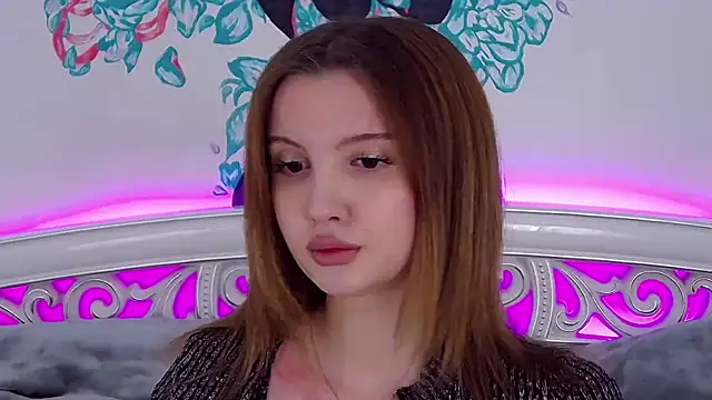 EvansMilana online show from March 14, 6:39 pm