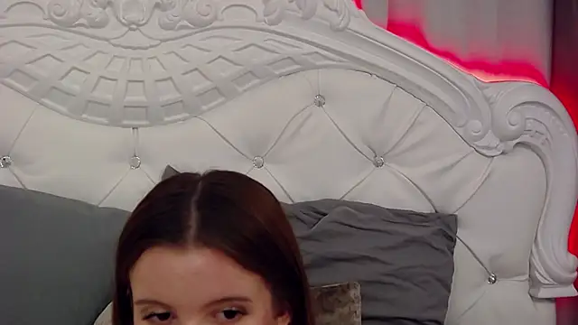 EvansMilana online show from March 1, 9:48 pm