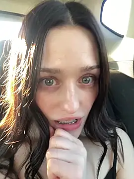 Mia Mia M online show from April 21, 2:56 pm