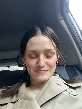 Mia Mia M online show from March 28, 2:40 pm