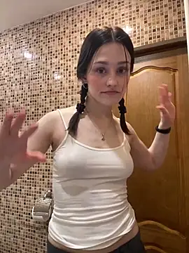 Mia Mia M online show from March 25, 3:00 pm