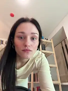 Mia Mia M online show from June 11, 5:10 pm